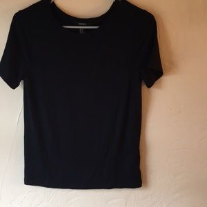 Black forever 21 tee shirt